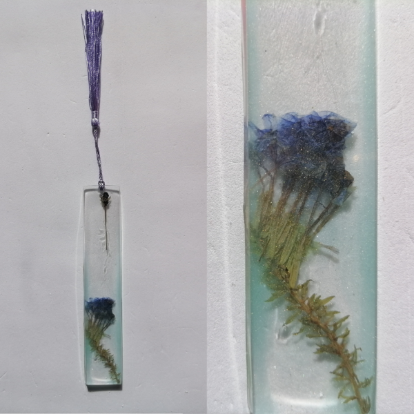 Segnalibro in resina "Azzurro" con fiori veri - immagine 11