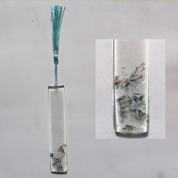 Segnalibro in resina "Azzurro" con fiori veri - immagine 8