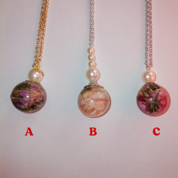 Collana "Boccioli di veri fiori vetrificati" sfera grande - immagine 2