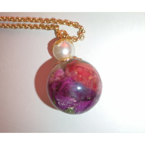 Collana "Boccioli di veri fiori vetrificati" sfera grande - immagine 3