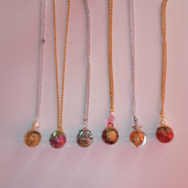 Collana "Boccioli di veri fiori vetrificati" sfera media