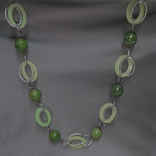 Collana lunga verde