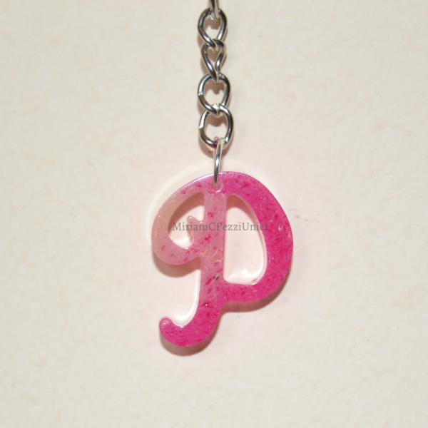 Portachiavi lettere in corsivo Resina rosa - immagine 10