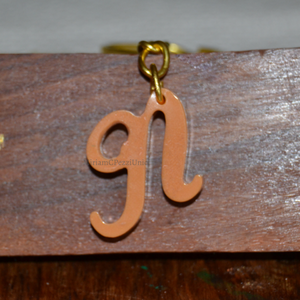 Portachiavi lettere in corsivo Resina arancio - immagine 9