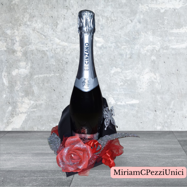 porta bottiglia _centro tavola con decorazioni rosa rossa e argento_senza bottiglia