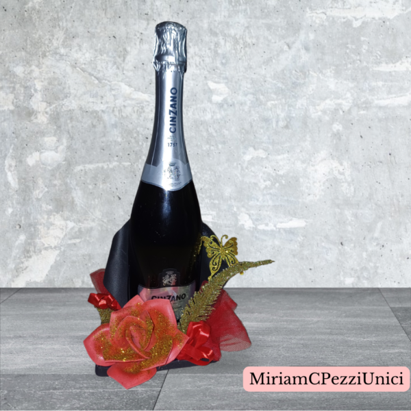 porta bottiglia _centro tavola con decorazioni rosa rossa e oro_senza bottiglia