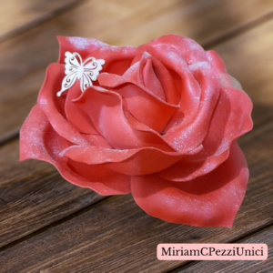 centro tavola "Rosa Rossa" realizzata a mano, apertura petali di circa 15\18cm