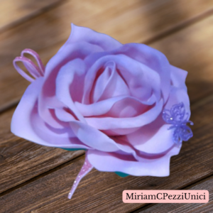 centro tavola "Rosa rosa sfumata lilla" realizzata a mano, apertura petali di circa 15\18cm