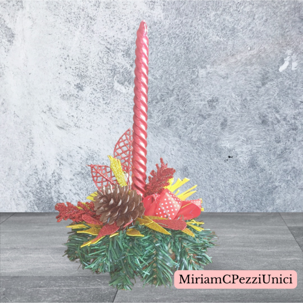 candela rossa_base terracotta_decorata con verde_ pigne e stella argento - immagine 2